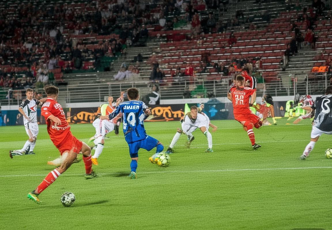 费伦茨VS瓦莱塔：战术对决与心理博弈的足球盛宴