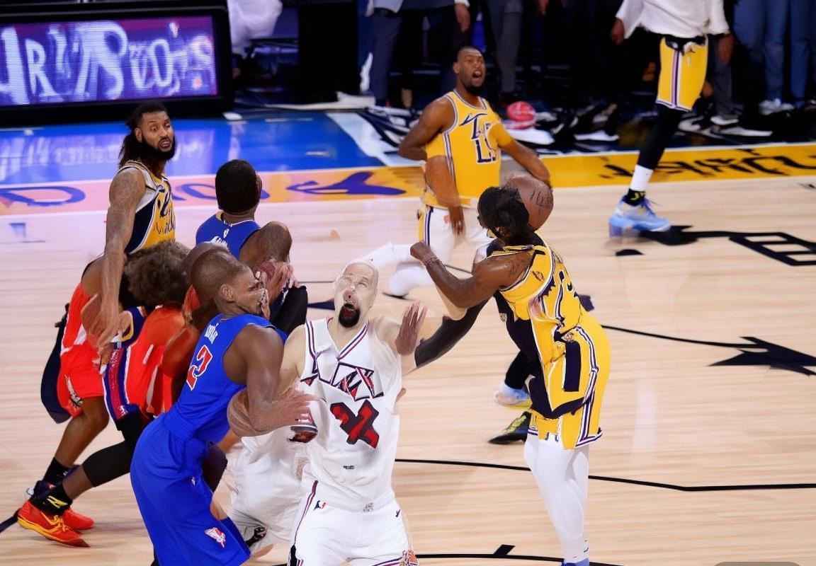 2019NBA焦点战：湖人活塞巅峰对决精彩瞬间回顾