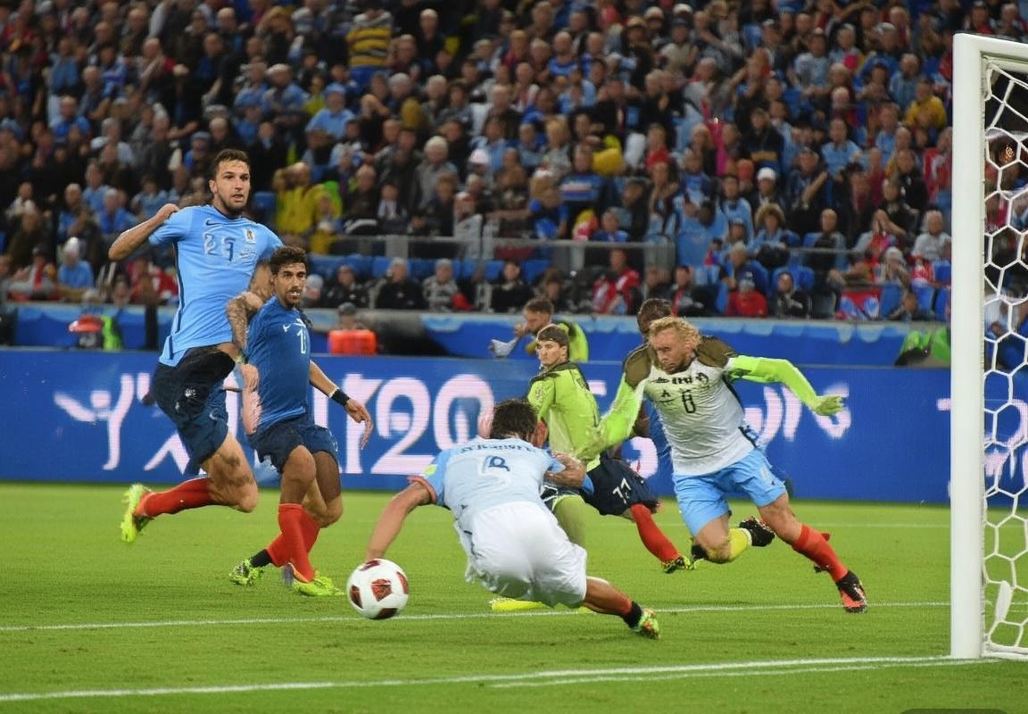 法国VS乌拉圭激战回顾：战术对决与精彩瞬间分析(图2)